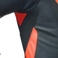 DAINESE TOSA Lederkombi 1-Teiler Perforiert -Motorradladen dainese tosa lederkombi 1 teiler perforiert schwarz fluo rot weiss 58 447021sr58 4