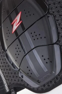 ZANDONA SHIELD RÜCKENPROTEKTOR 4 SCHUPPEN 10 ZANDONA SHIELD RÜCKENPROTEKTOR 4 SCHUPPEN -Motorradladen zandona shield rueckenprotektor 4 sch schwarz xl 706047swxl 3 1